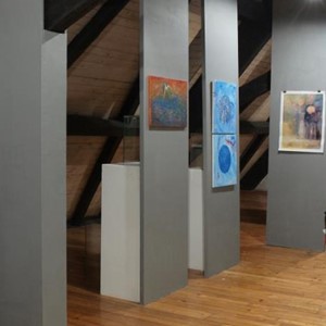 Izložba radova sa šestog ciklusa HULULK-ovih radionica likovne terapije